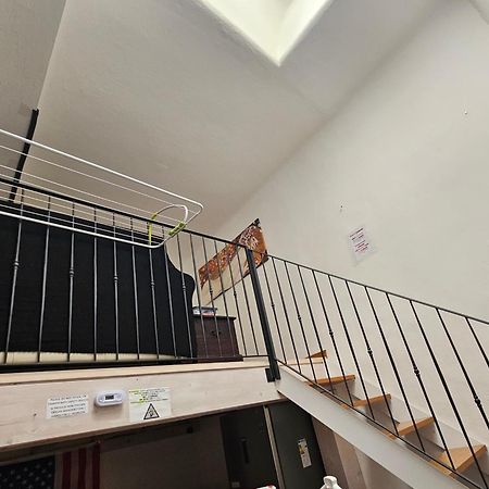 Bedroom And Loft Болонья Экстерьер фото